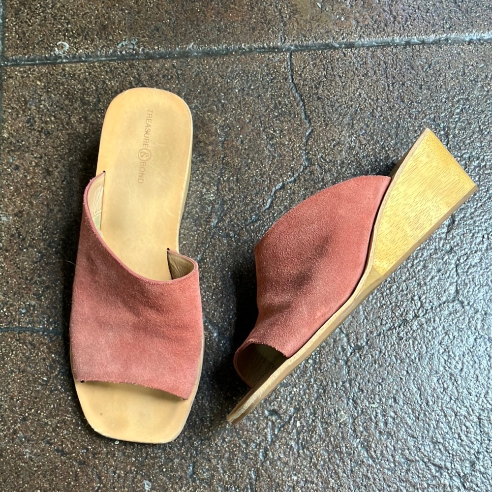 Vintage wooden wedge sandals